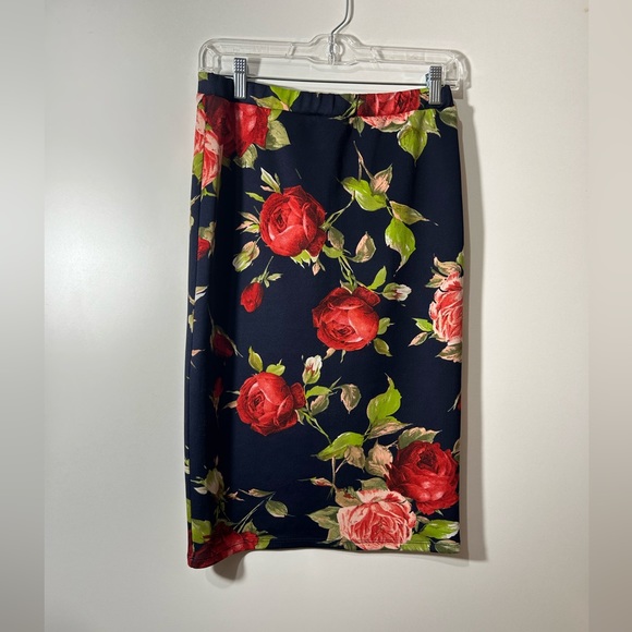MOA USA FLORAL PRINT SKIRT RED ROSES ELASTIC WAIST FITTED KNEE LENGTH SIZE L - Picture 3 of 8